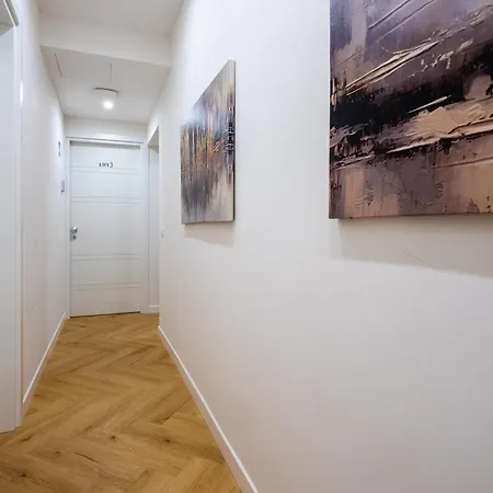 Oda ve Kahvaltı Barberini Design Roma